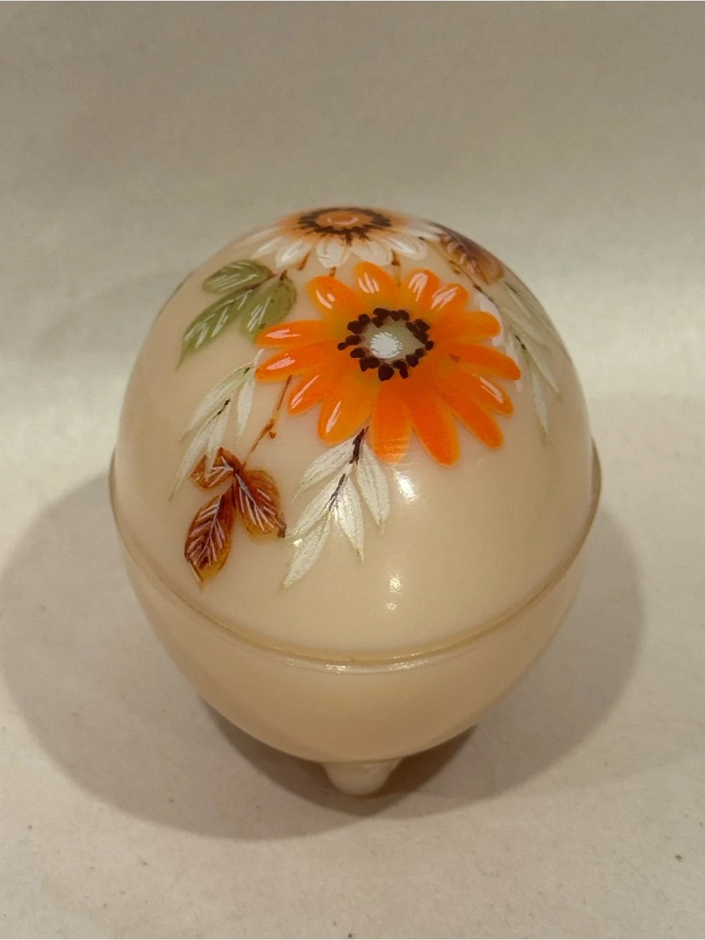 Vintage WESTMORELAND Handpainted Daisy Milk Glass Footed Peach Egg Trinket Box